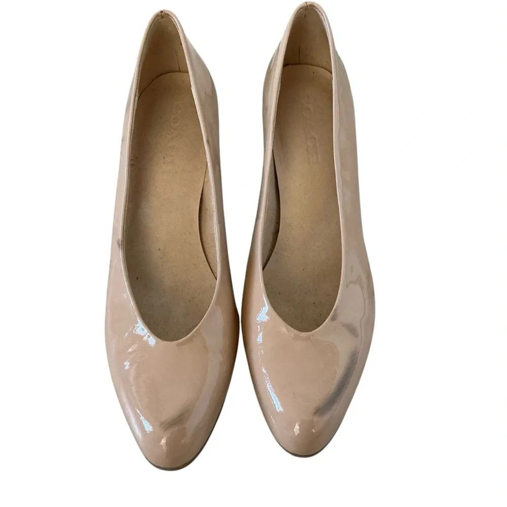 Coach women’s patent leather low heel pumps size 8.5 corporate court shoes